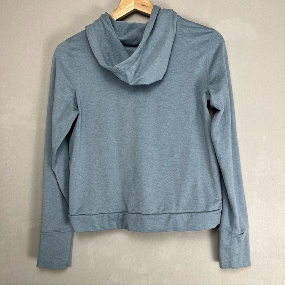 Vuori Women's Halo
Essential Cropped Hoodie Light Blue Size XS - Picture 3 of 10
